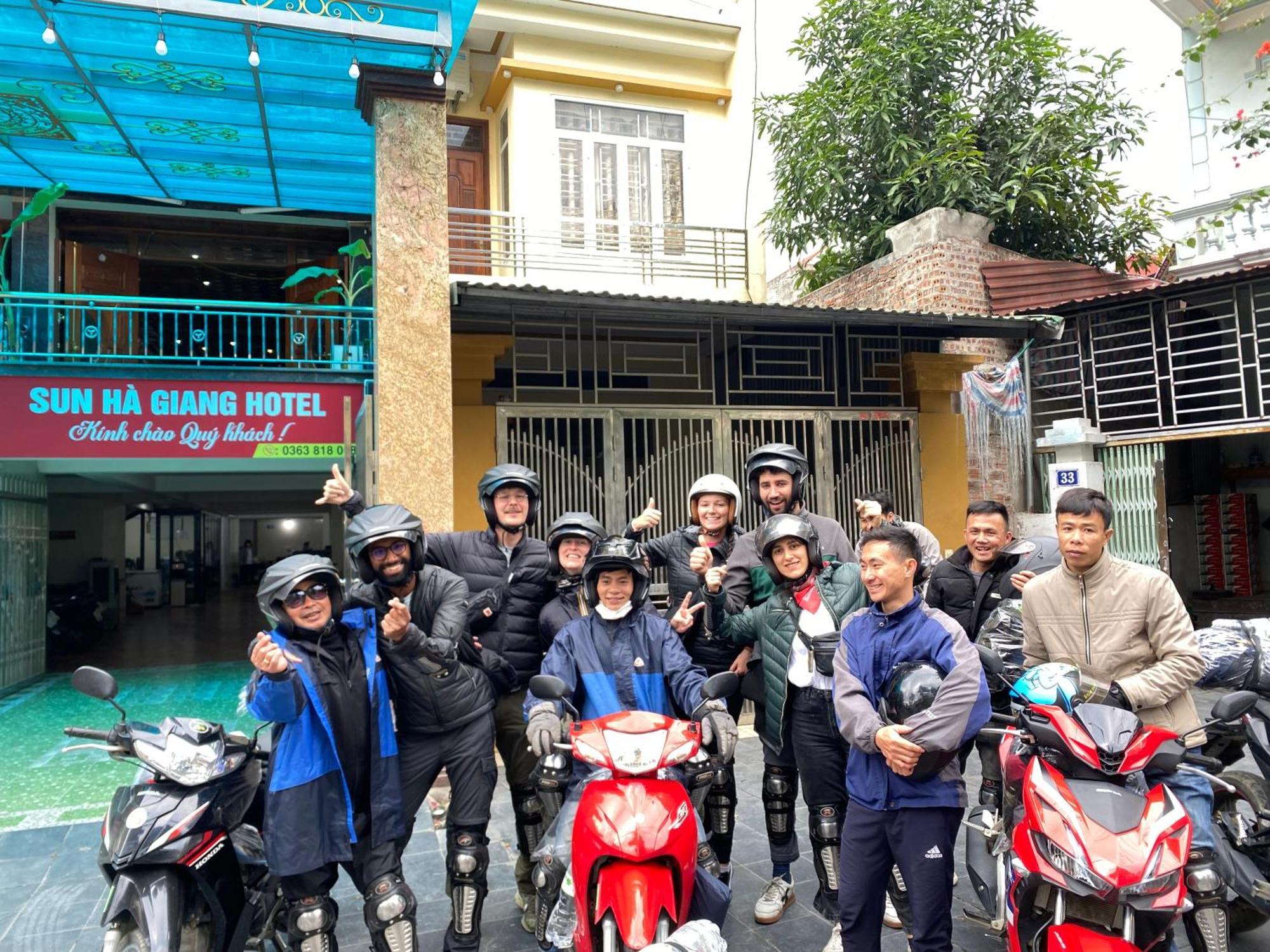 Sun Ha Giang Hotel-Tours-Motorbike Rental מראה חיצוני תמונה